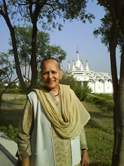 Это наставница нашей женской половины.