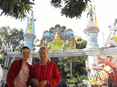 Канта и Сарада Гири, одни из любимых и ближайших учениц Бабаджи.