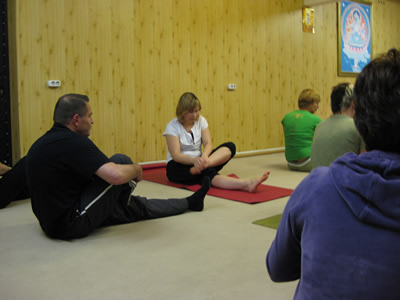 Валера и Лена, одни из тех, кто занимается йогой уже давно.